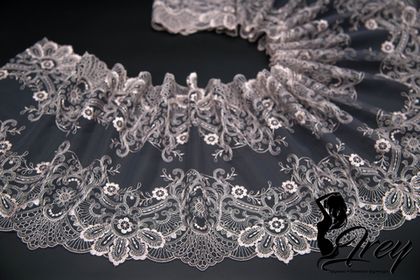 Новинки вышивок на сетке - Диадема