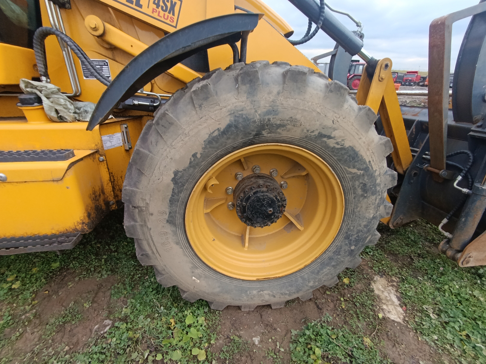 Bull 4SX Экскаватор-погрузчик 4SX-PLUS (Дизельный, 4,6 л, 122 л.с., АТ)