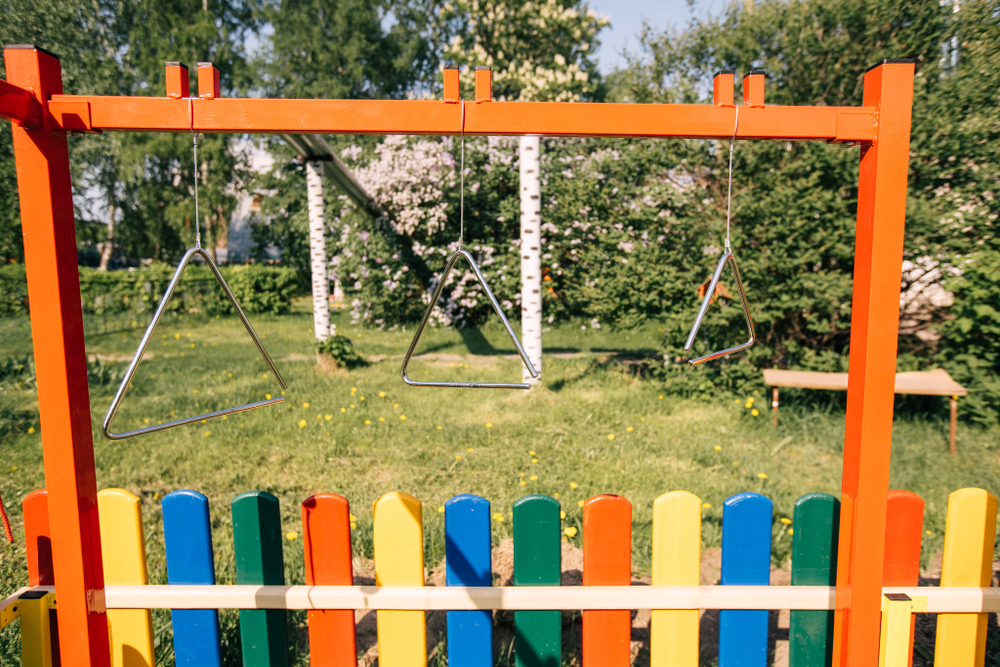 Музыкальная установка Колокольчики и треугольники, 5 колокольчиков, 3 треугольника