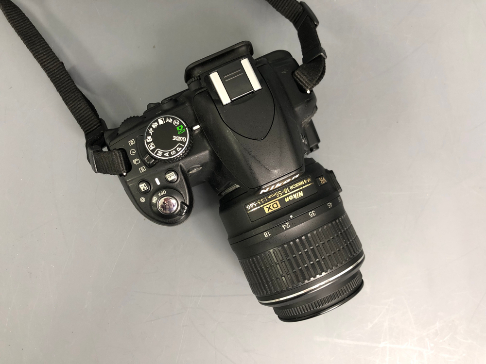 Nikon D3100 kit 18-55mm 7.500 кадров