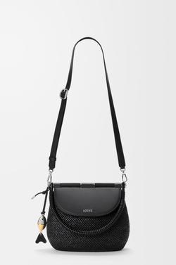 Loewe Средняя сумка Pescador из рафии и телячьей кожи, черный