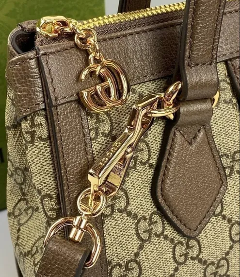 Маленькая сумка-тоут Gucci Ophidia с узором Gg