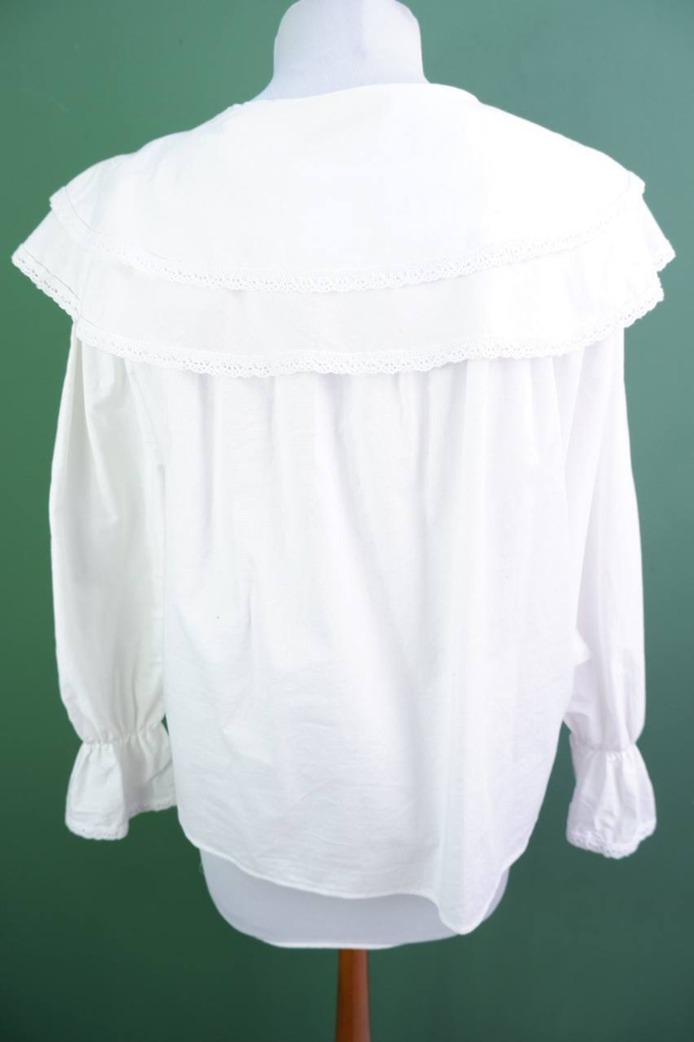 Блузка красивая, визуально на 46/48 размер