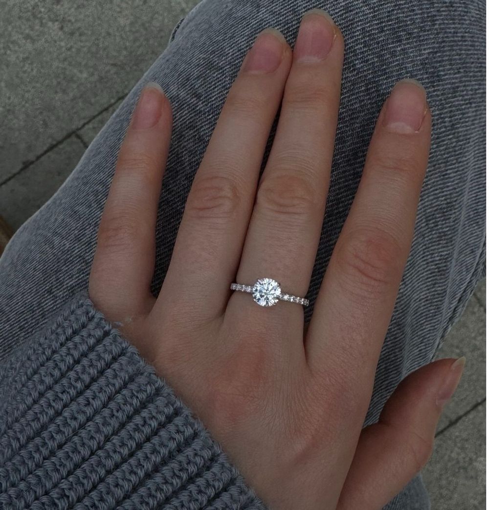 Кольцо Princess fianit round с дорожкой фианитов