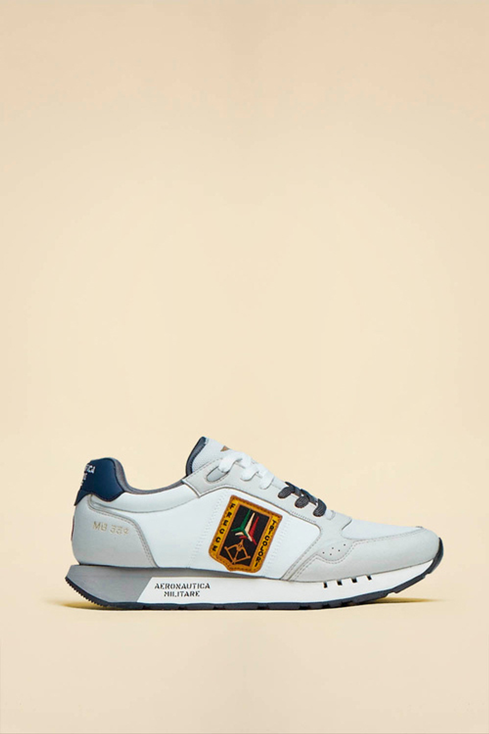 Кроссовки из текстиля