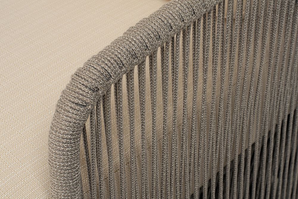 "Альбано" кресло плетеное из роупа, каркас алюминий светло-серый (RAL7035) муар, роуп серый меланж круглый, ткань Mossle светло-бежевая