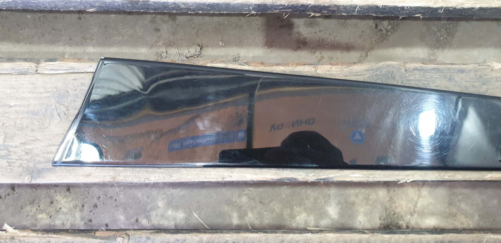 Накладка двери передней правой Genesis G80 1 16-20 Б/У Оригинал 82261B1001