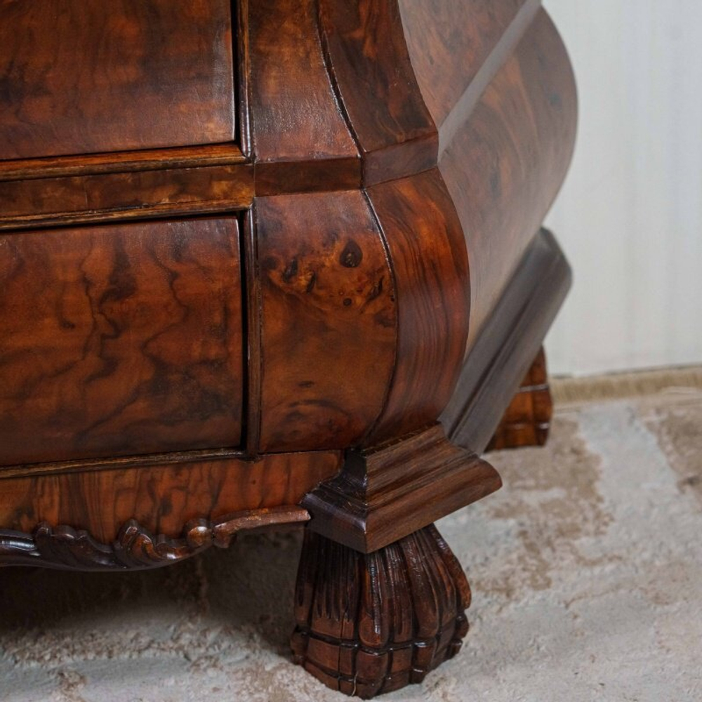 Шкаф — витрина