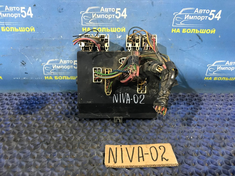 Блок предохранителей салонный CHEVROLET NIVA 2006