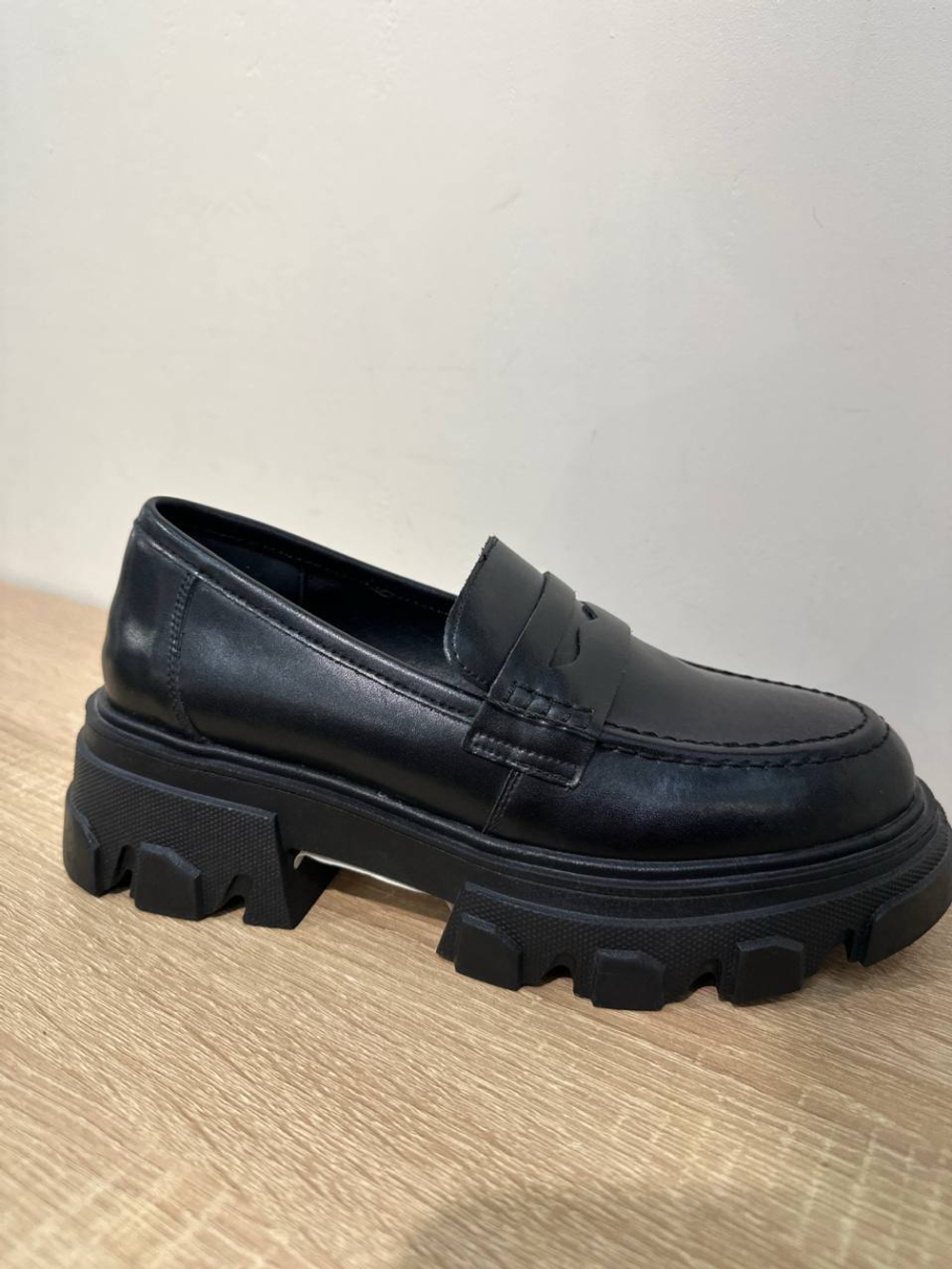 Лоферы из натуральной кожи