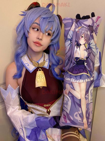 Мини дакимакура Кэ Цин из Геншин Импакт | Genshin Impact арт. M0786, 60х20 см