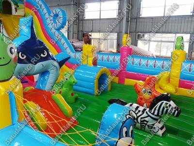 Коммерческий надувной батут "Парк развлечений", размер 13*7*6 м