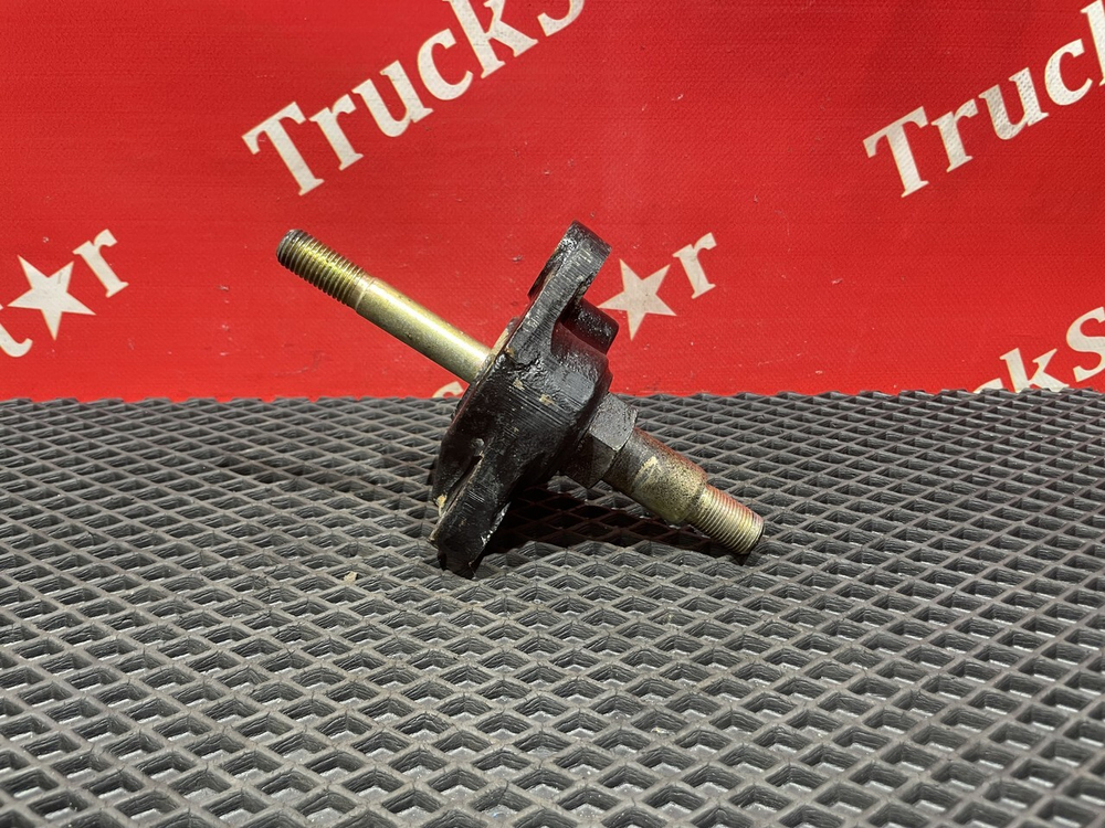 Кронштейн цилиндра подъема кабины