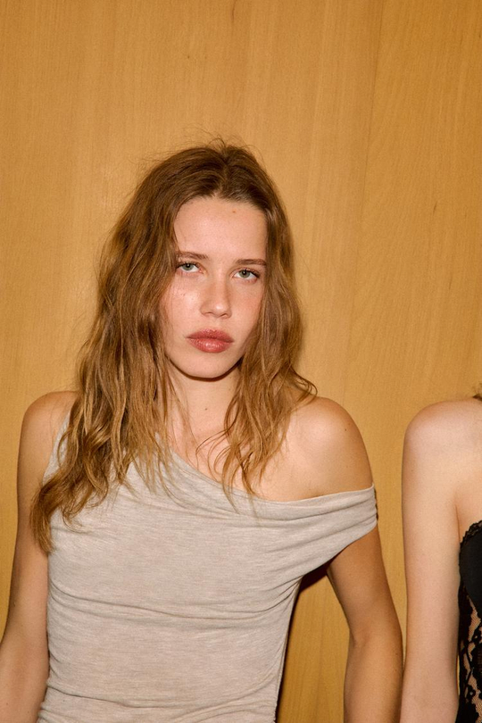 ZARA ТОП АСИММЕТРИЧНОГО КРОЯ СО СБОРКАМИ, ПЕСОЧНЫЙ МЕЛАНЖ