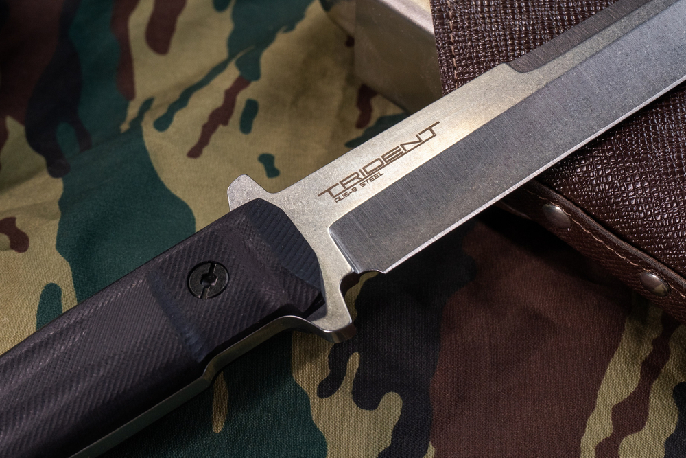 Подарочный набор: Trident AUS-8 StoneWash G10 Black и шкатулка 80 лет Великой Победы