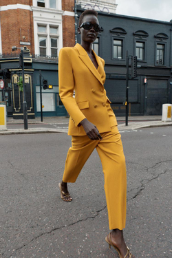 ZARA ДВУБОРТНЫЙ БЛЕЙЗЕР С ПОДПЛЕЧНИКАМИ, ГОРЧИЧНЫЙ