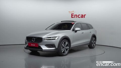 Volvo V60 Cross Country 2 Generation T5 Pro AWD (07.2020)