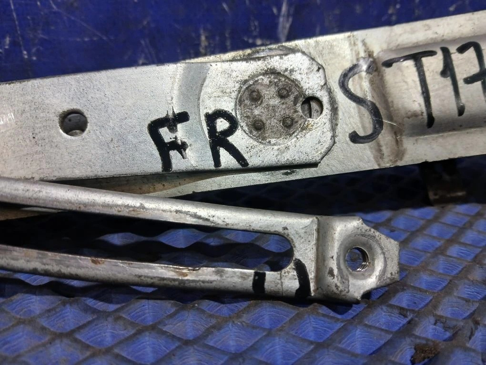 Стеклоподъемник передний правый TOYOTA CORONA 1990