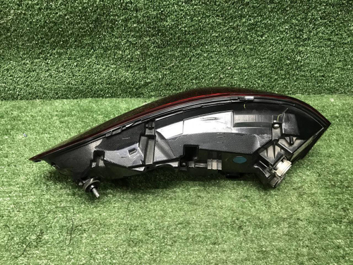 Фонарь правый внешний BMW X6 G06 (2019-2023)