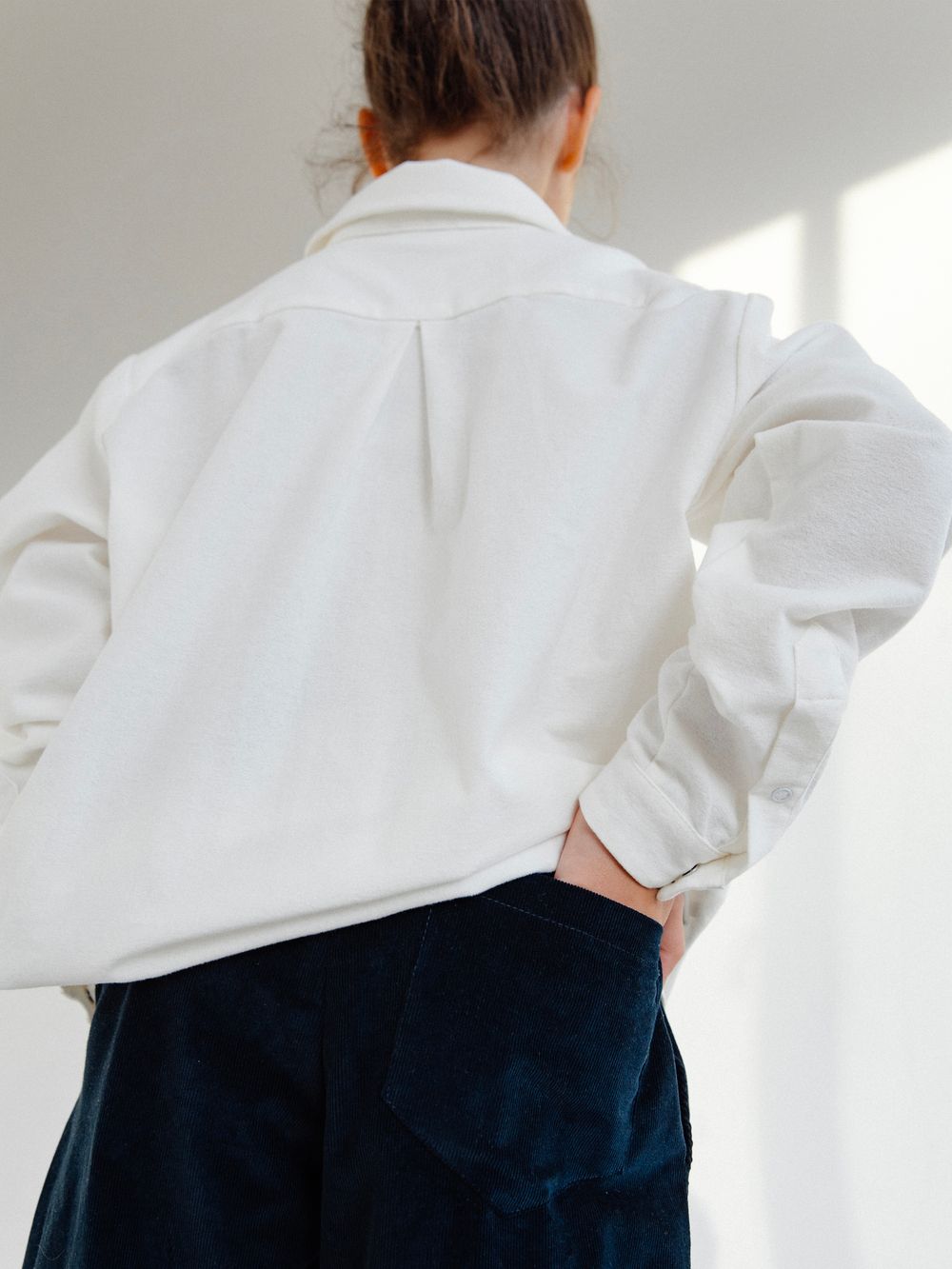 Рубашка из фланели сливочного цвета