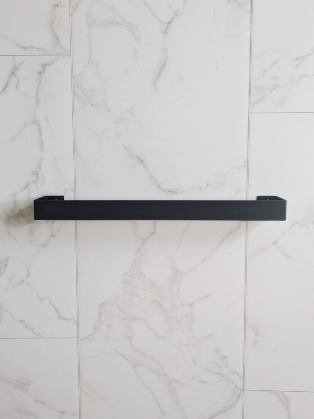 Держатель для полотенец Линия настенный, черный, 50см