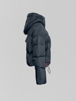 Куртка 5305 однотонная укороченная на молнии с капюшоном и бордовой подкладой