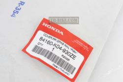 84160-K04-930ZE. COVER, GRAB RAIL CENTER *R354* (R354 GLOWING RED). Honda Forza300 MF12