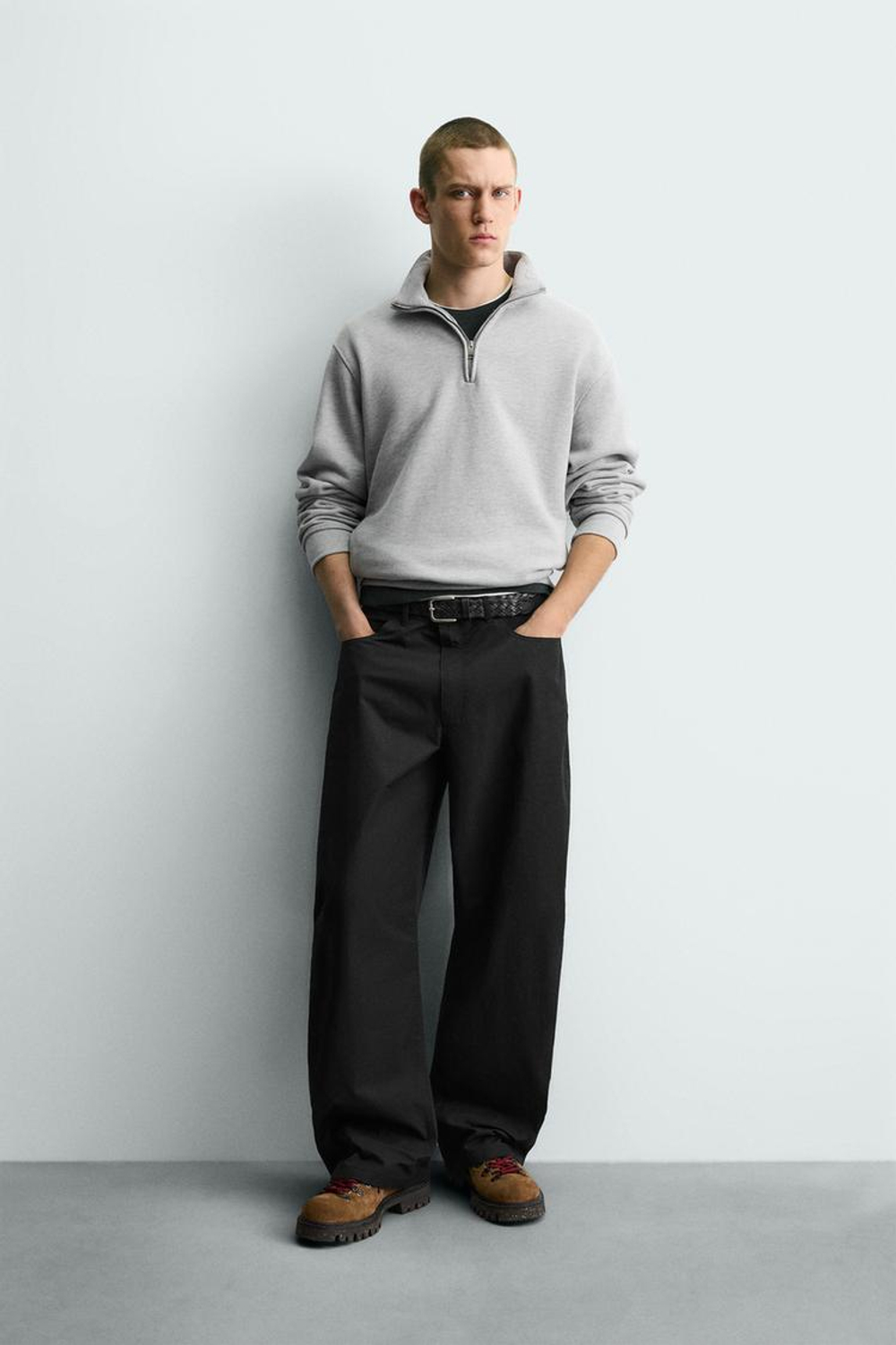 ZARA БРЮКИ CURVED FIT, ЧЕРНЫЙ