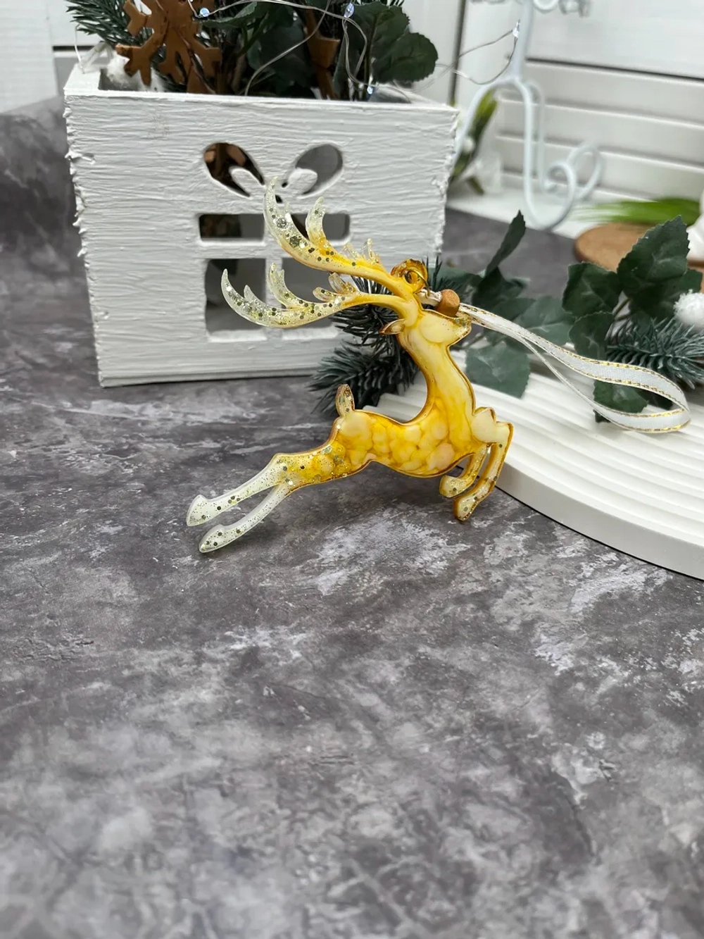 Новогодняя елочная игрушка Олень