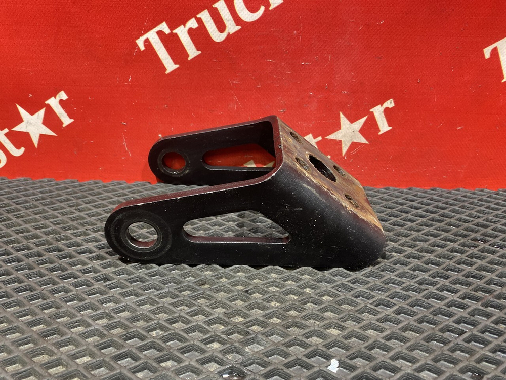 Кронштейн амортизатора заднего верхний 2023г