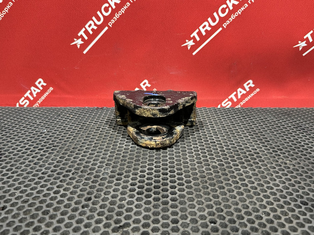 Кронштейн стойки стабилизатора левый