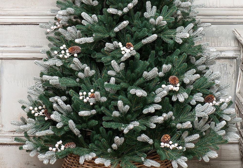Заснеженная ель с шишками «Амелия» (литая хвоя) 150 см / 1.5 м