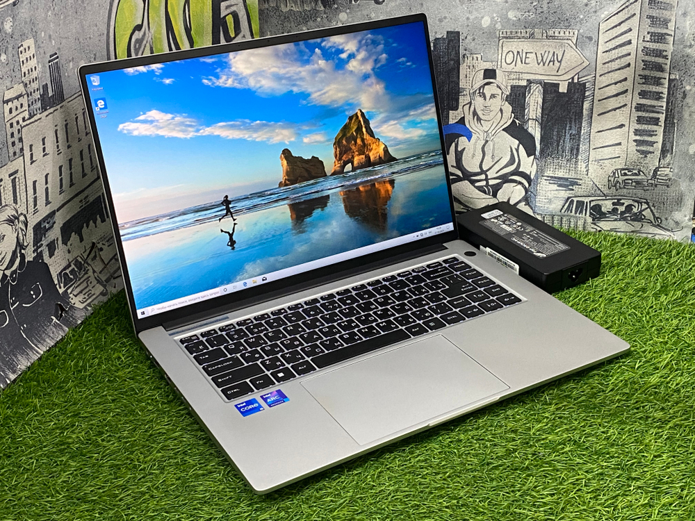 Ультрабук ThundeRobot 16' 2,5K i5 12450H/ARC A370M/16GB/512GB/ ThunderBook 16[JT009FE09RU]/Windows 10