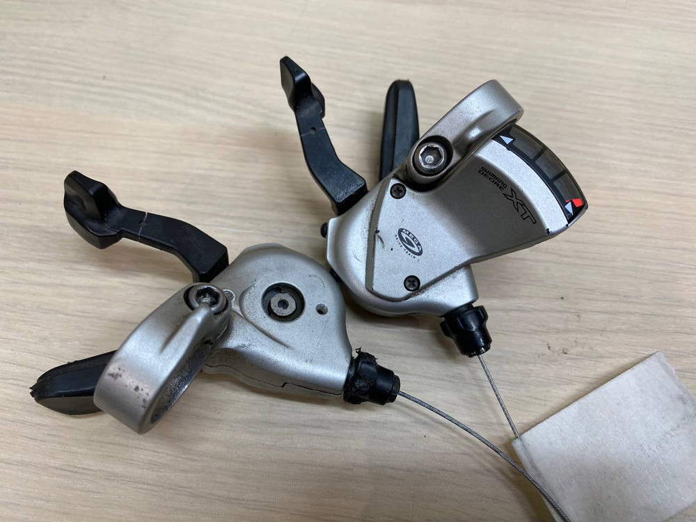 Манетки для велосипеда Shimano Deore XT SL-M750 ma057