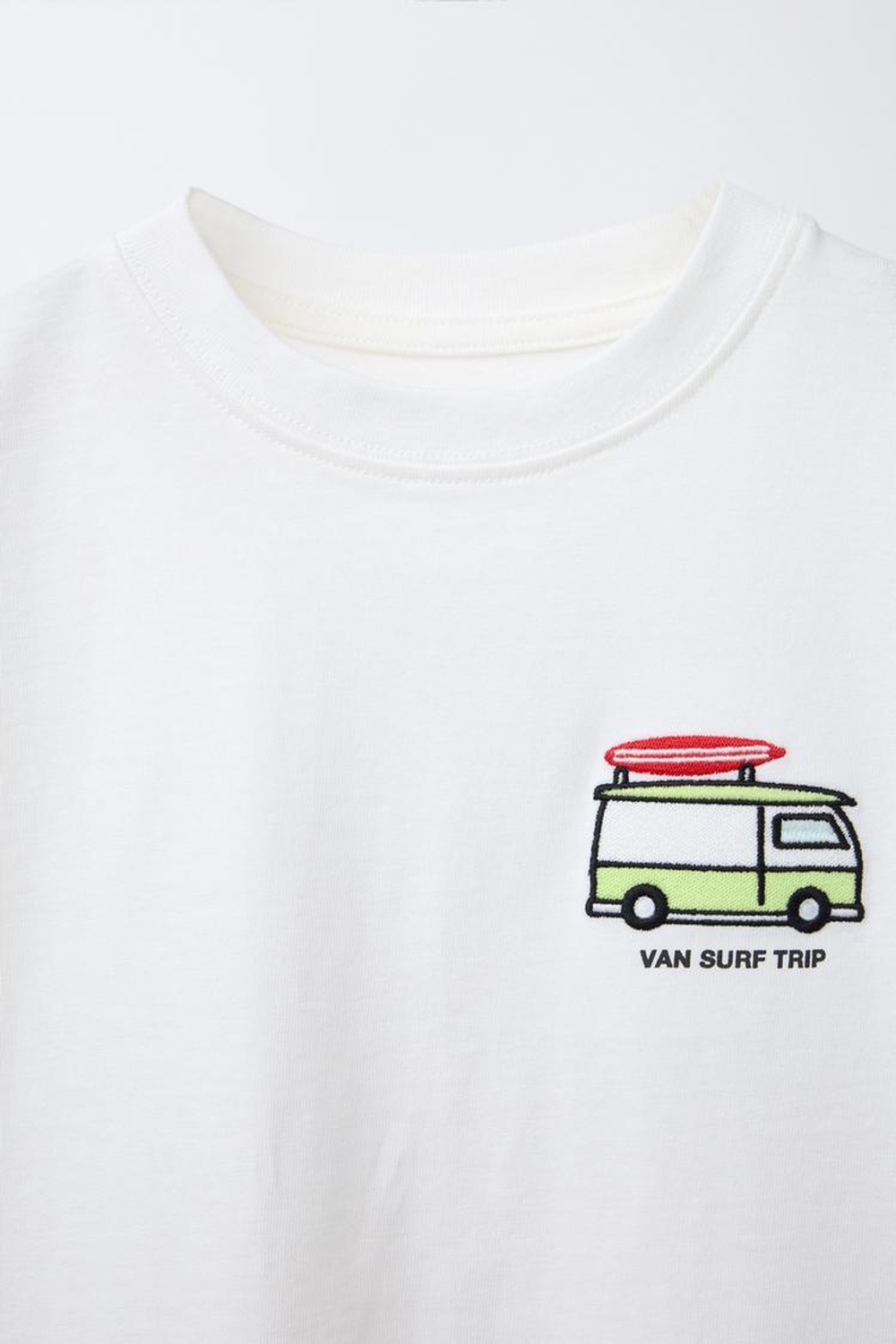 ZARA ФУТБОЛКА С ВЫШИВКОЙ, ЭКРЮ