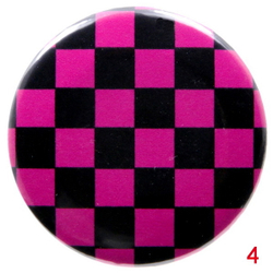 Значок Клетка черно-розовая 36 мм