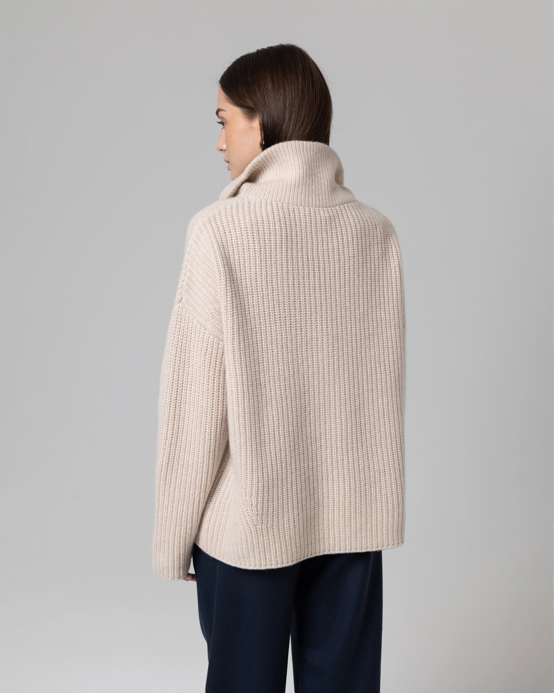 Кашемировый свитер с застежкой