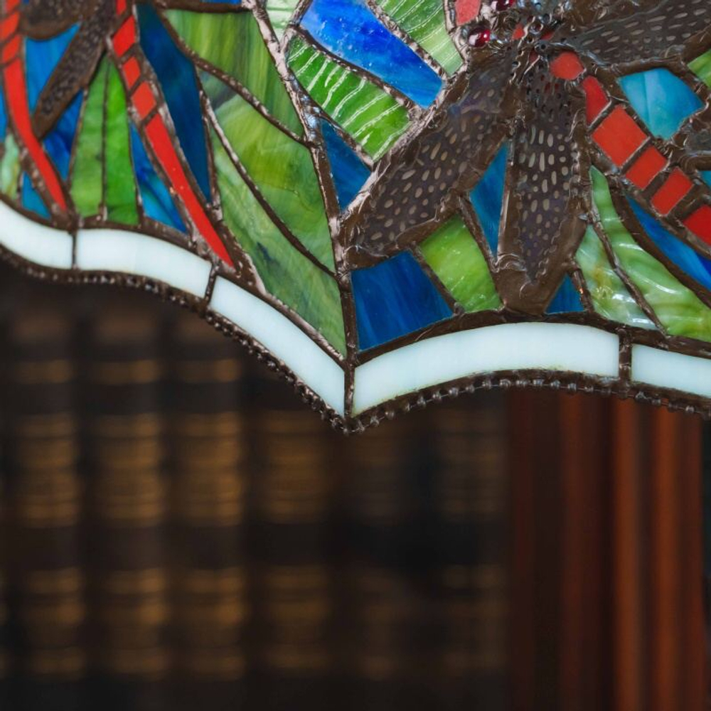 Настольная лампа в стиле Тиффани