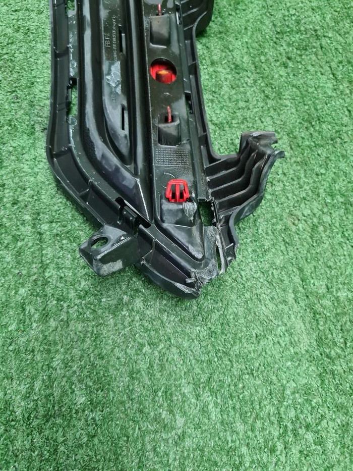 Накладка заднего бампера правая Kia Rio 4 X 20-нв