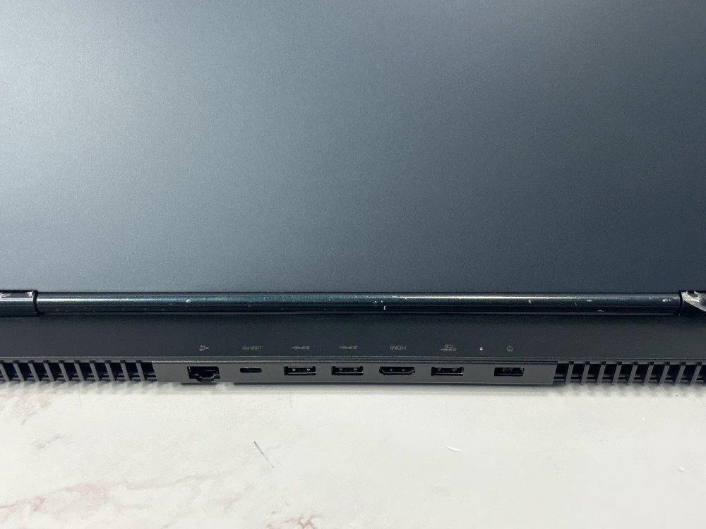 Ноутбук Lenovo Legion 5 15ACH6A (82NW0035RK) 15.6"/AMD Ryzen 5 5600H/RAM 16GB/SSD 1024GB/Radeon RX 6600M 8GB/IPS 165 Hz/1920*1080/DOS/Подсветка кл-ры: RGB/черный. Состояние: C1