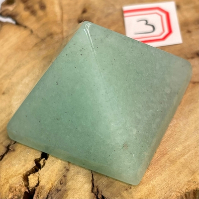 17033 Пирамида авантюрин зелёный 30мм