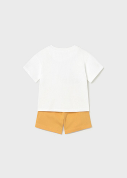 футболка с шортами