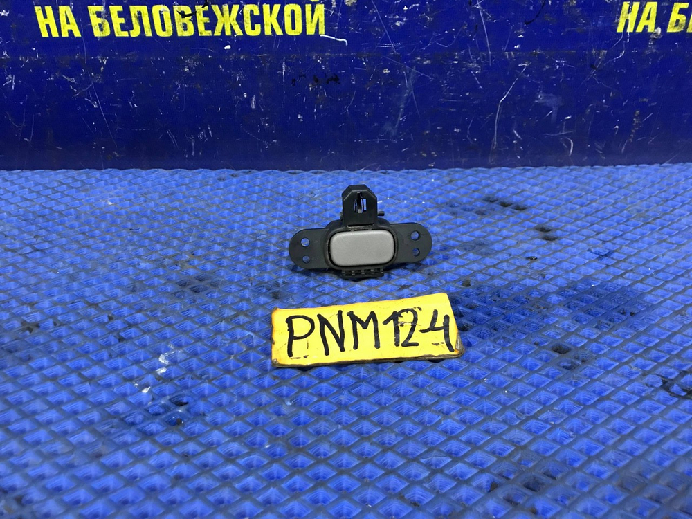 Бардачок пассажирский NISSAN LIBERTY 1998