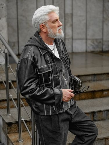 Кожаная куртка из эко-кожи