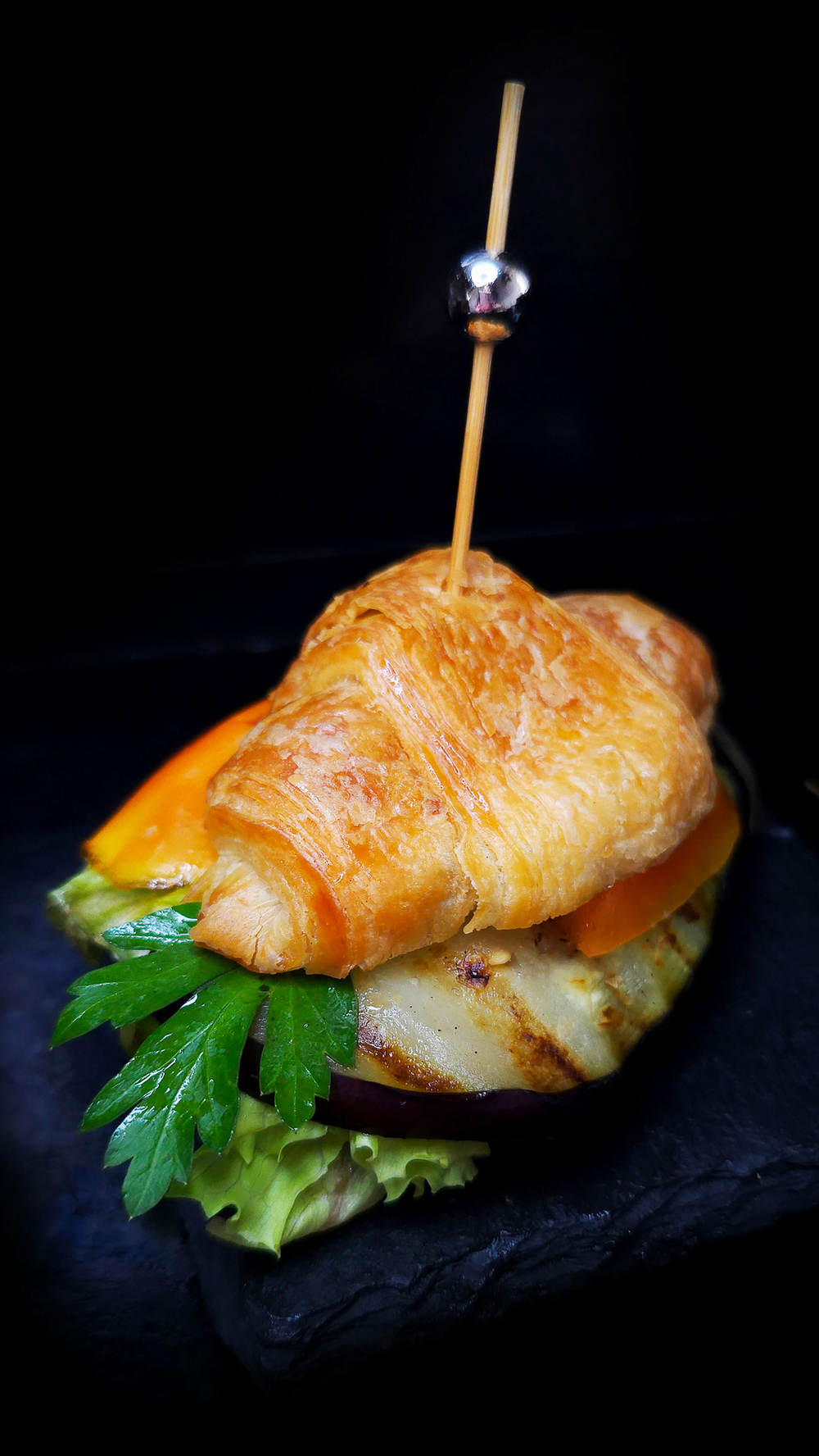 Сливочный круассан веган с овощами