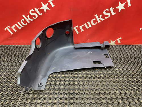 Угол бампера правый