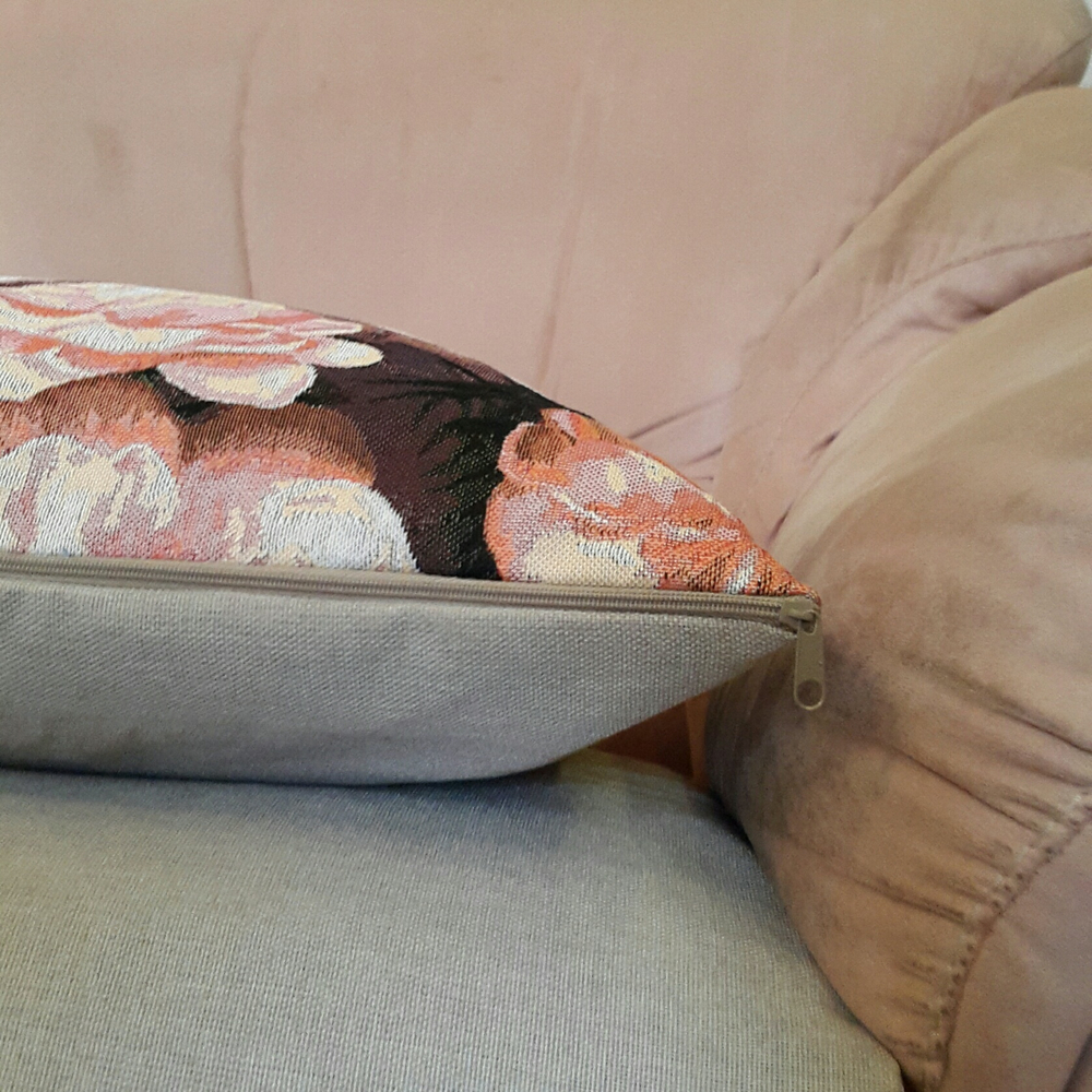 Декоративный гобеленовый чехол для интерьерной подушки Персидские котята ЮП 47х47