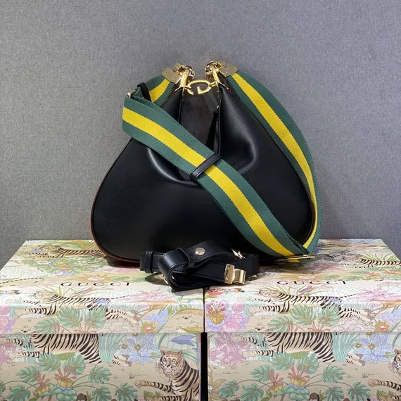 Маленькая сумка через плечо Gucci Attache черный