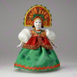 Сувенирная кукла в круглом кокошнике с фатой