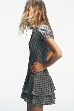 ZARA КОРОТКОЕ ПЛАТЬЕ В КЛЕТКУ С ВОЛАНАМИ, ОТТЕНКИ СЕРОГО